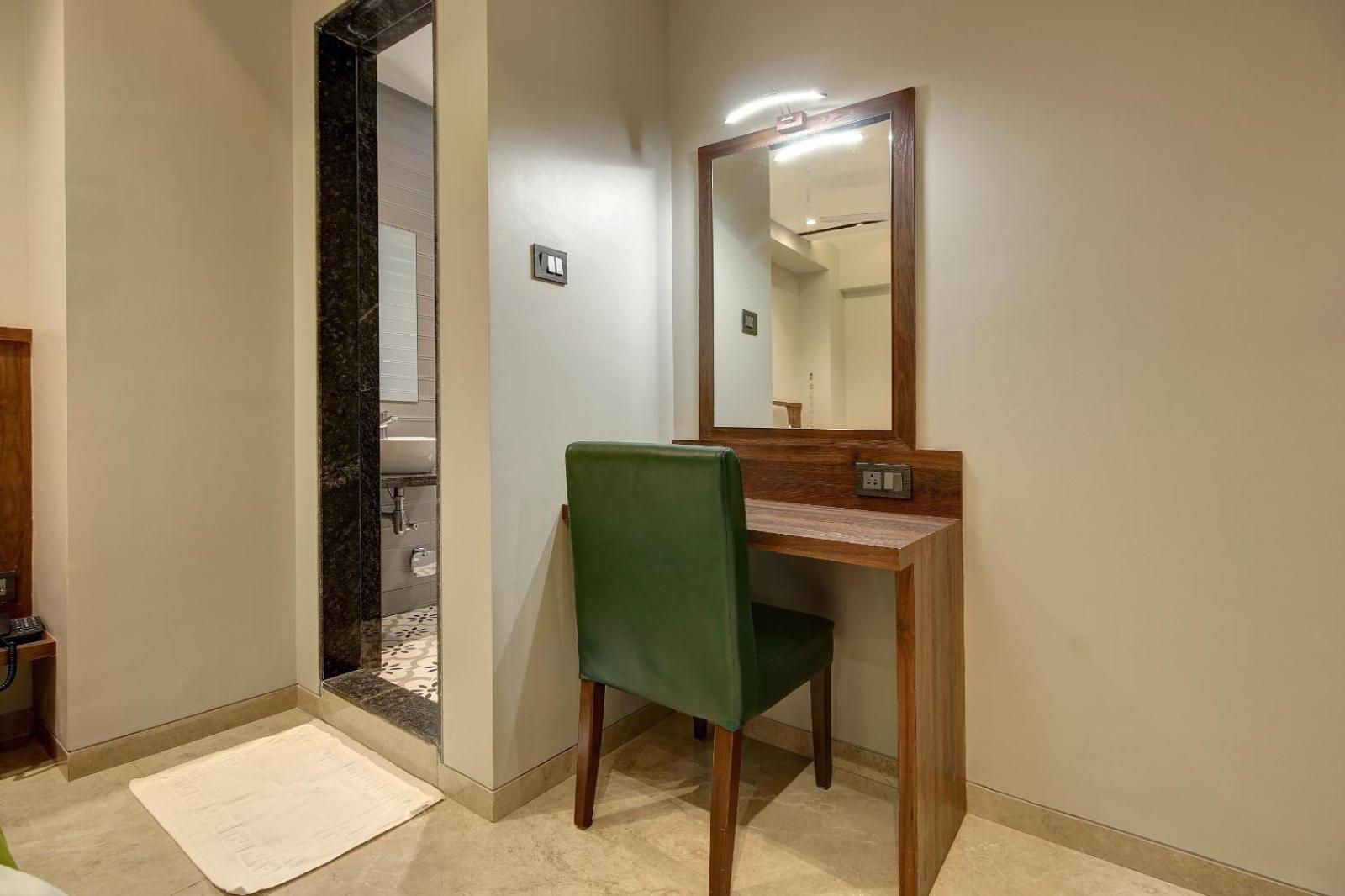 Magnus Fortune House Business Hotel , Magarpatta Mundhwa Luaran gambar