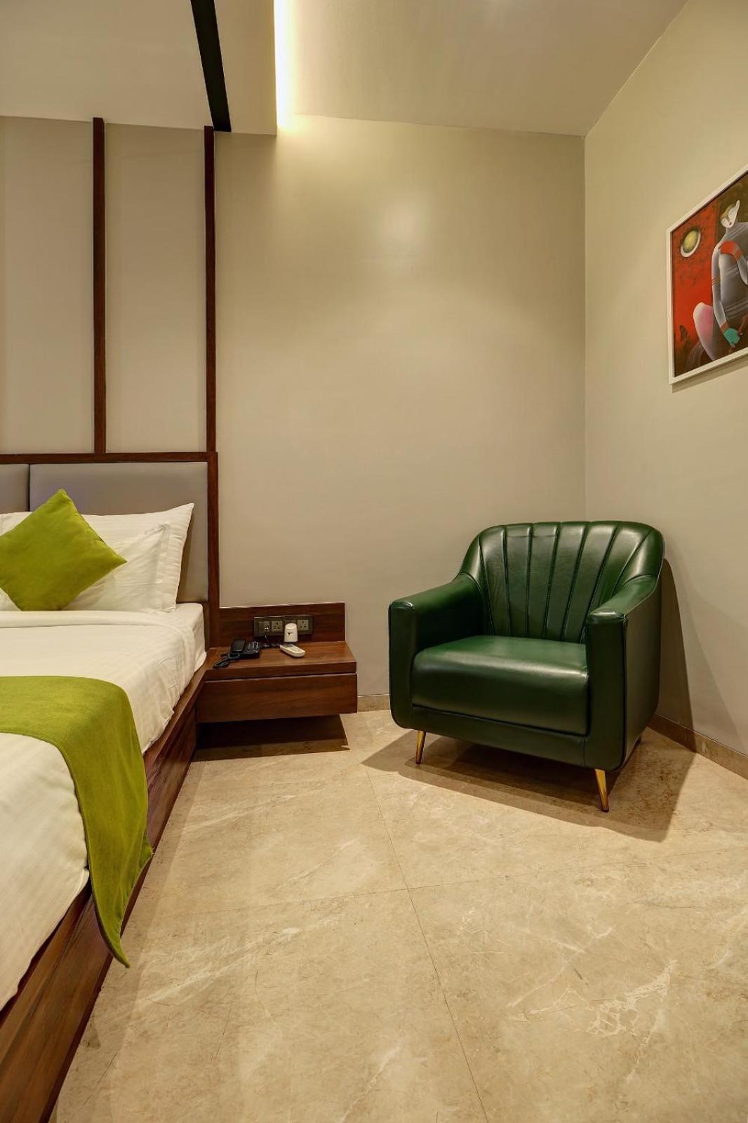 Magnus Fortune House Business Hotel , Magarpatta Mundhwa Luaran gambar