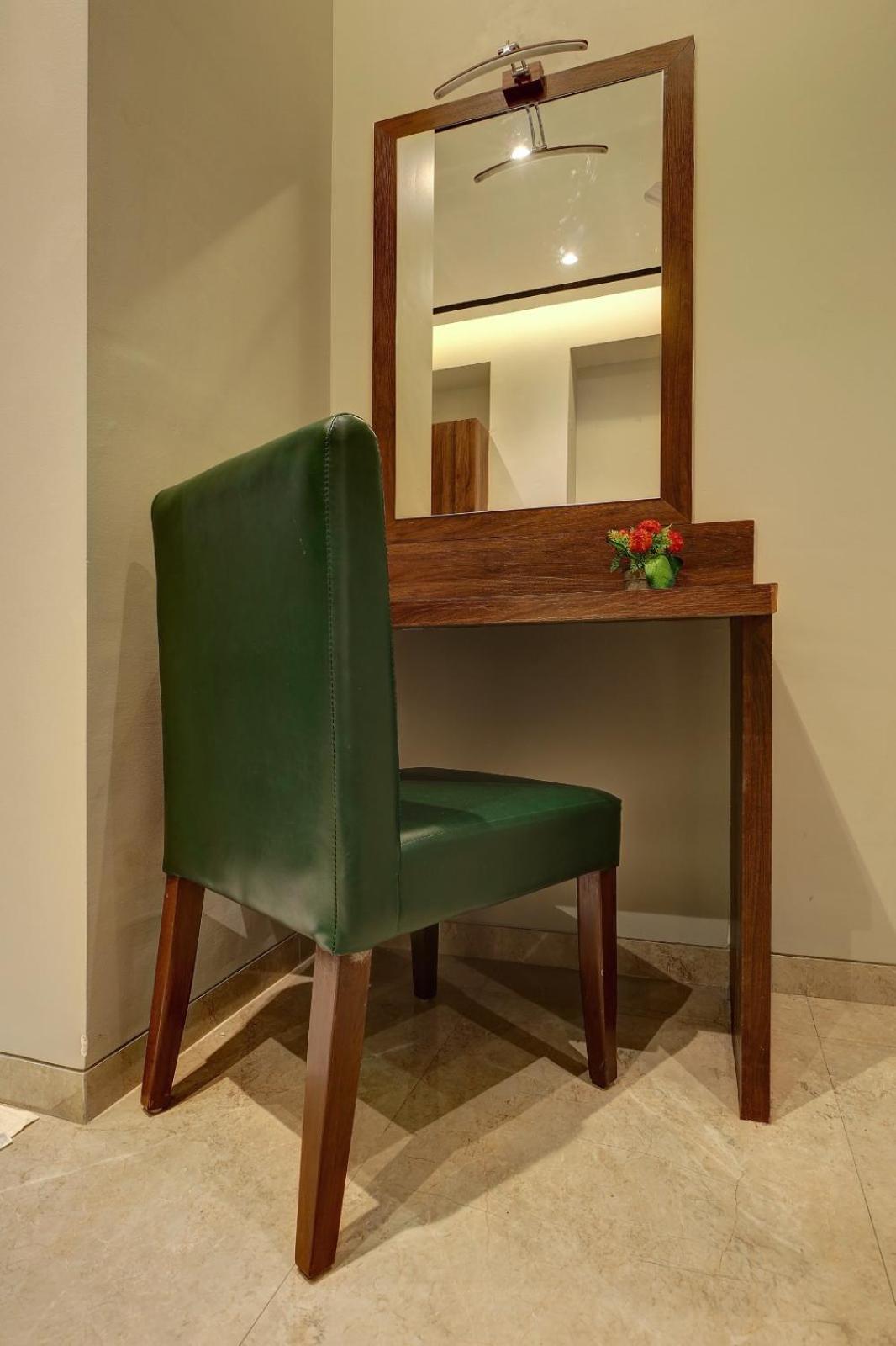Magnus Fortune House Business Hotel , Magarpatta Mundhwa Luaran gambar